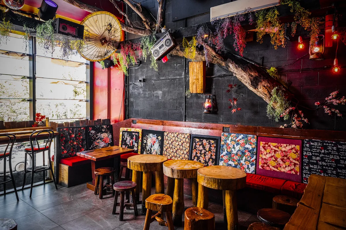 Vibe, Bar Hanami