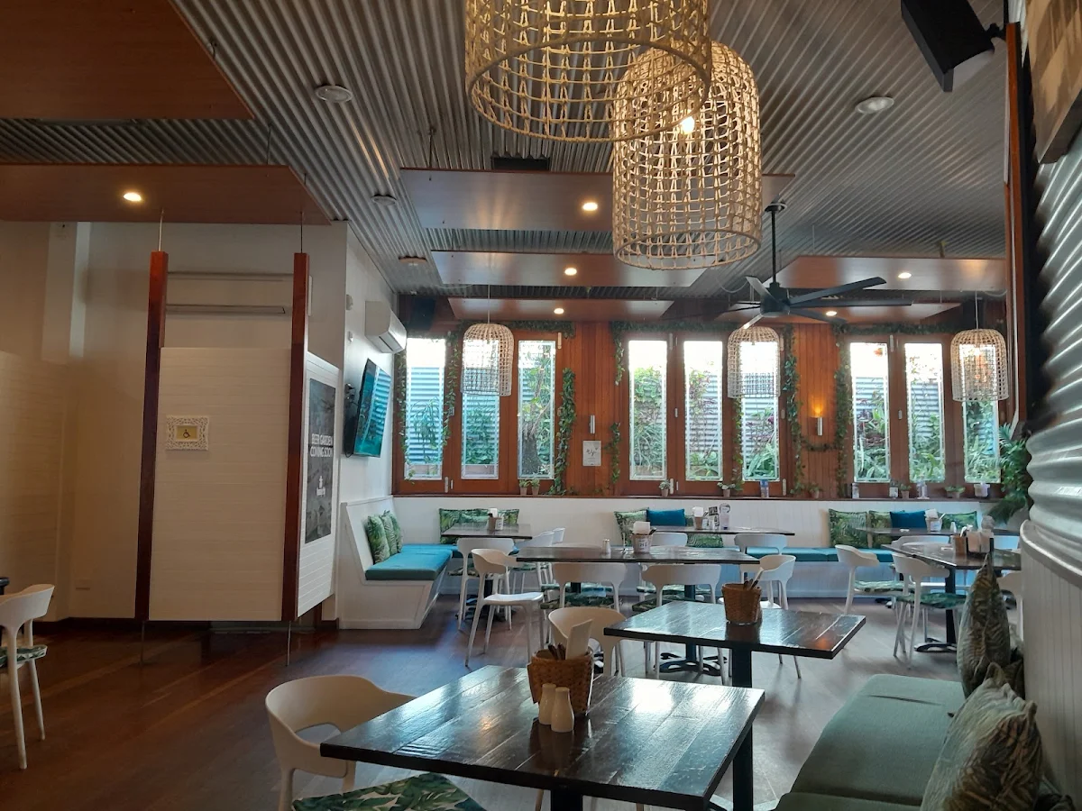 Vibe, The Woombye Pub