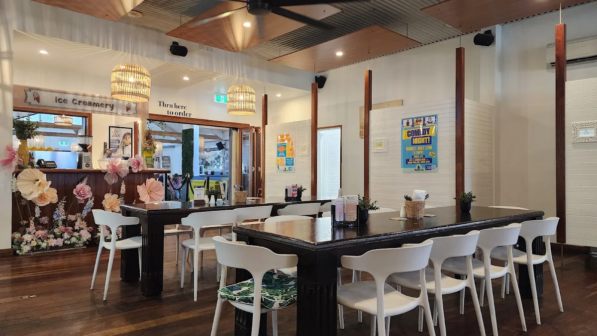 Vibe, The Woombye Pub