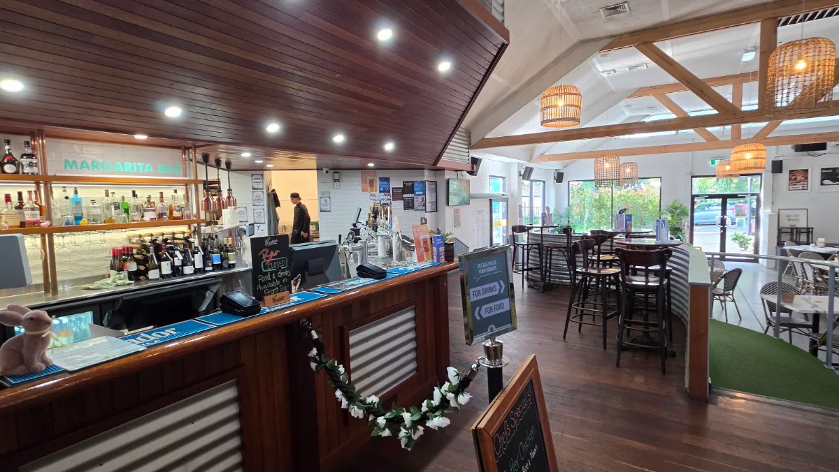Vibe, The Woombye Pub