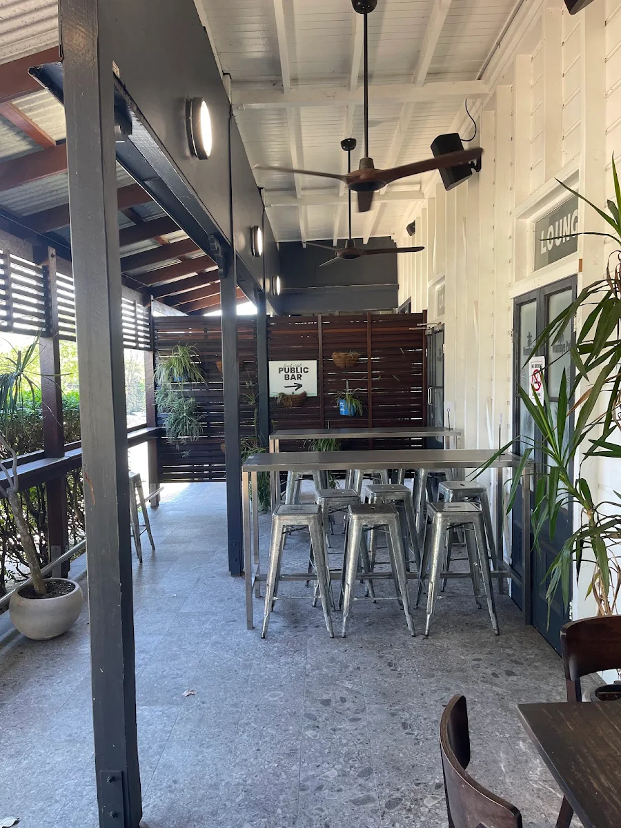 Vibe, The Woombye Pub