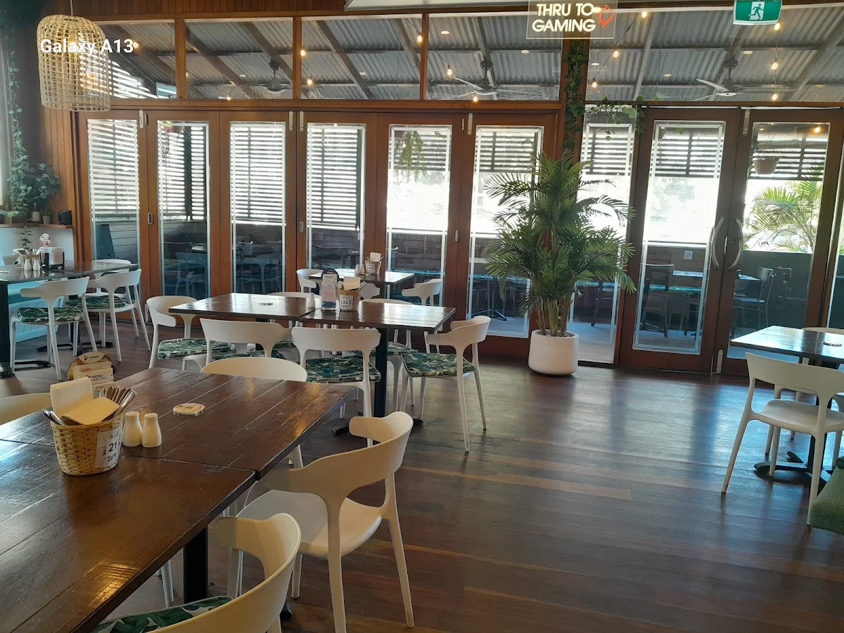 Vibe, The Woombye Pub