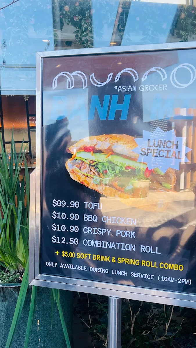 Menu, Munno Kitchen