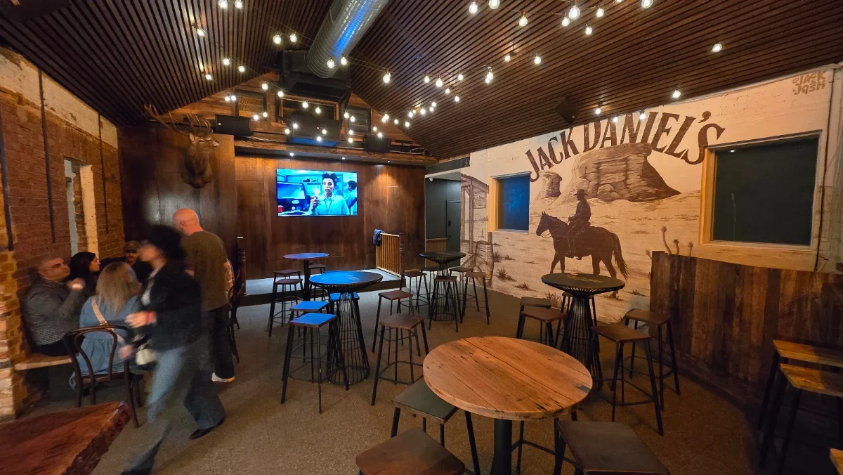 Vibe, Rattlers Saloon
