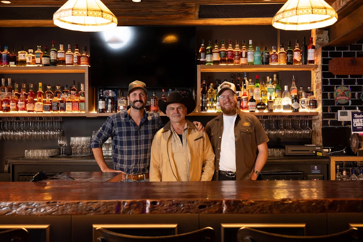Vibe, Rattlers Saloon