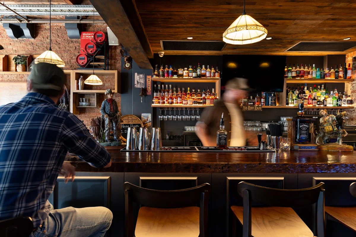 Vibe, Rattlers Saloon