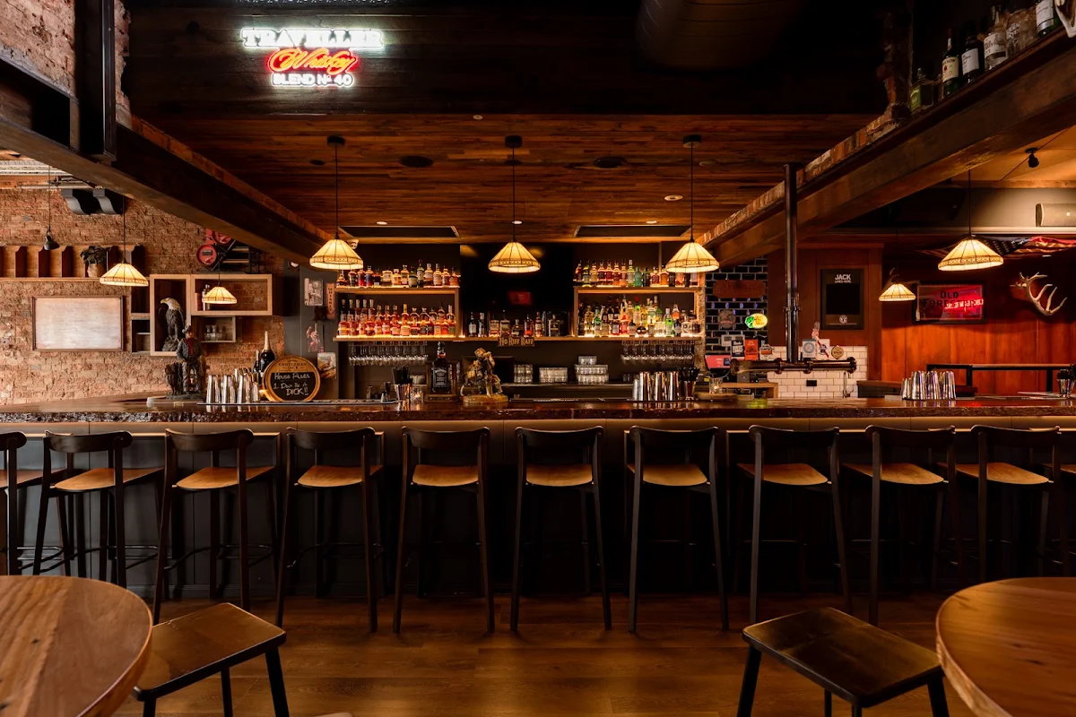 Vibe, Rattlers Saloon