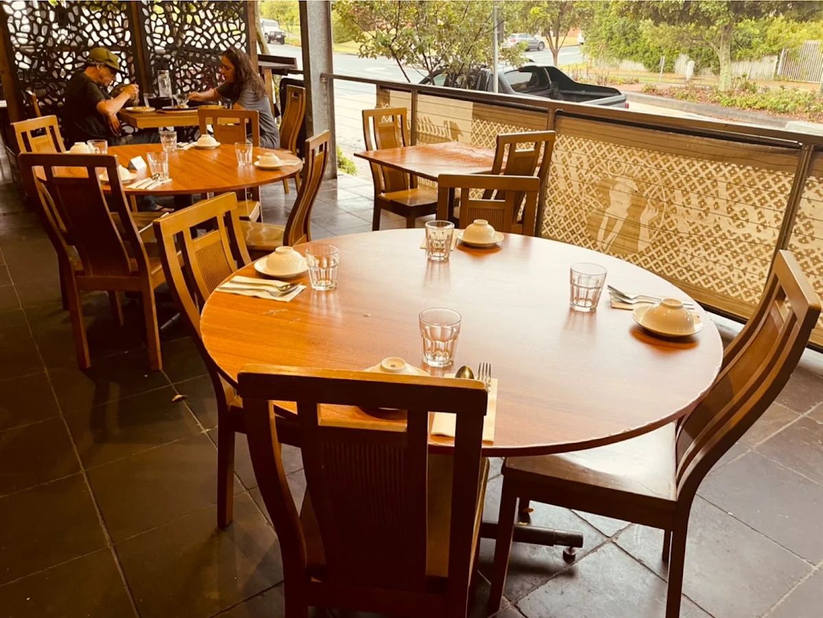Vibe, Lucky Mama Malaysian Restaurant