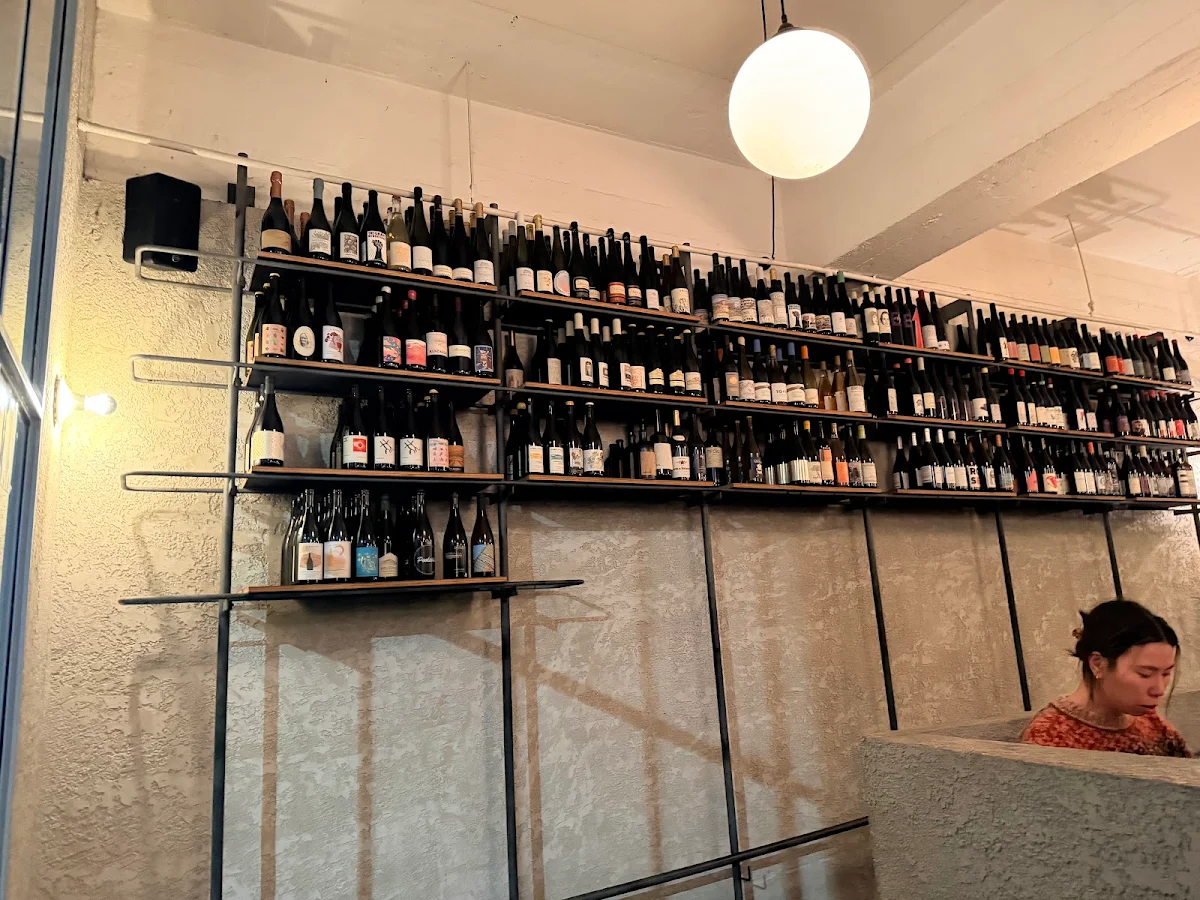 Vibe, Ester Restaurant