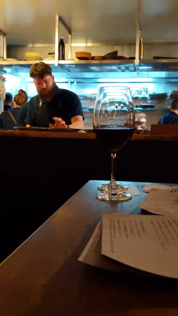 Vibe, Ester Restaurant