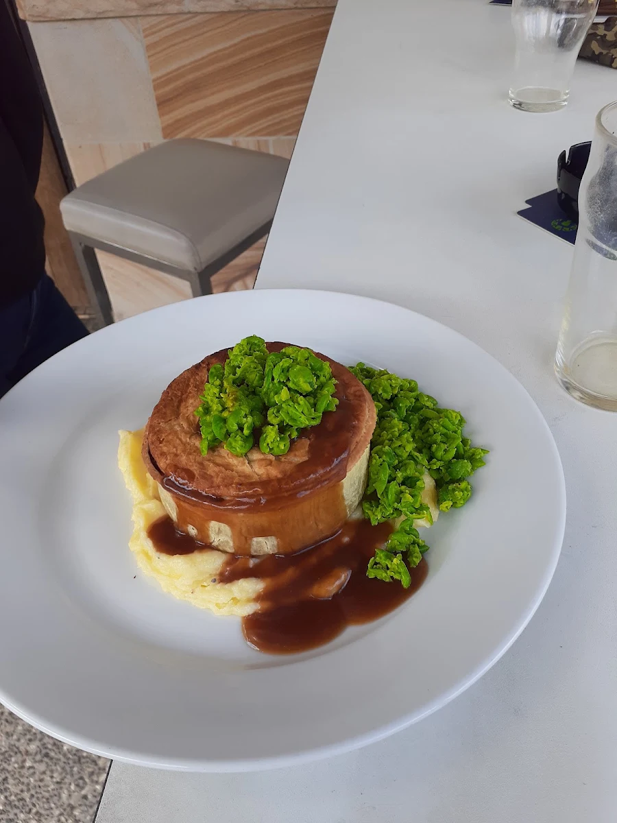 Food & drink, Central Park Tavern