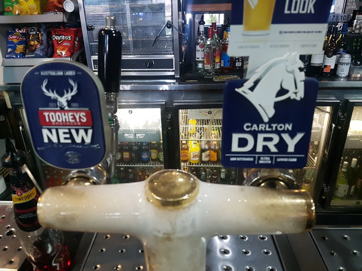 Food & drink, SUPER CELLARS, CALEDONIA HOTEL CESSNOCK