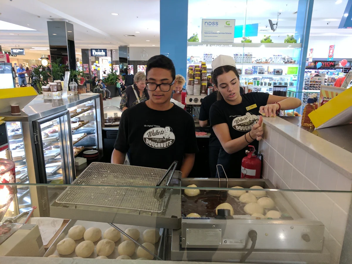 Vibe, Walker's Doughnuts Southland