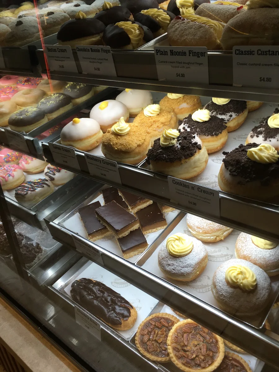Vibe, Walker's Doughnuts Southland
