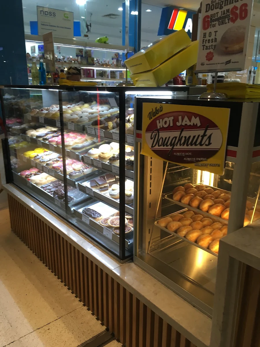 Vibe, Walker's Doughnuts Southland