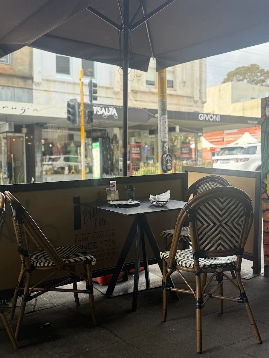 Vibe, Rustica Cafe Deli