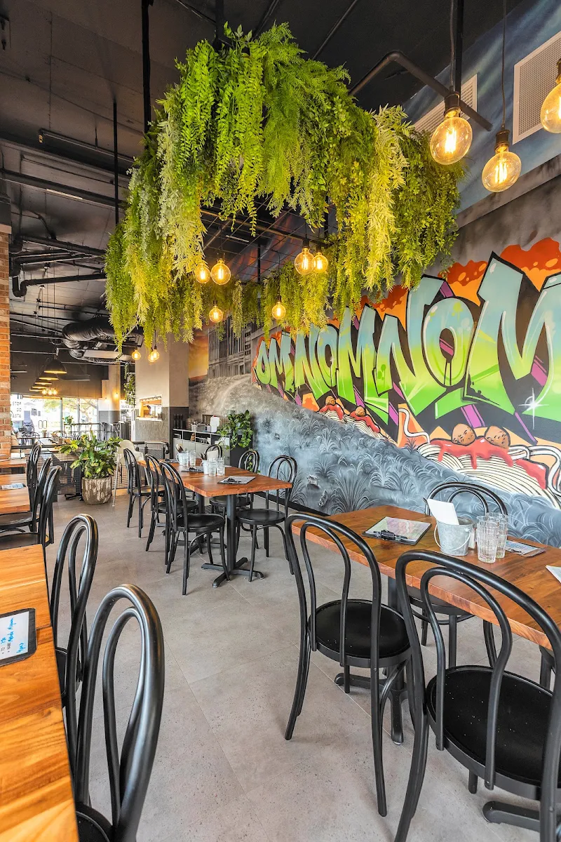 Vibe, Om Nom Nom Pizza & Pasta Bar