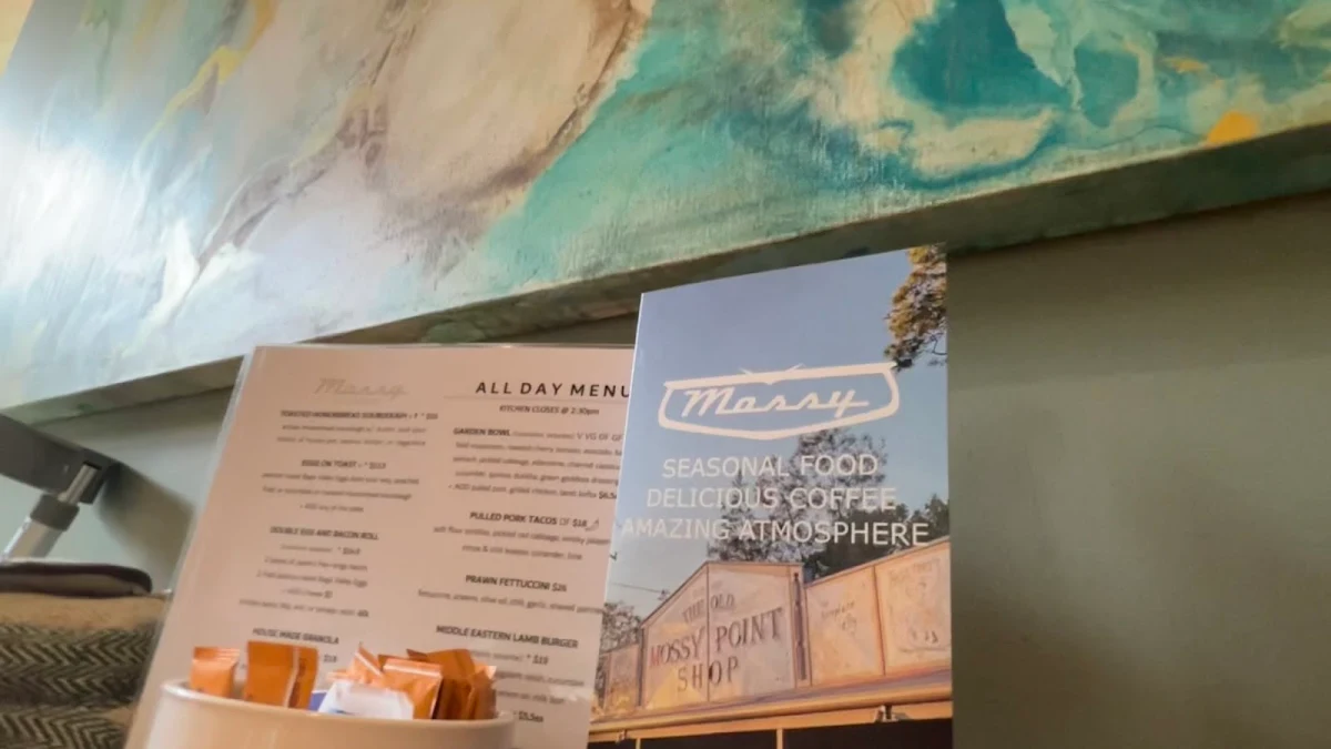 Menu, Mossy On Gardens