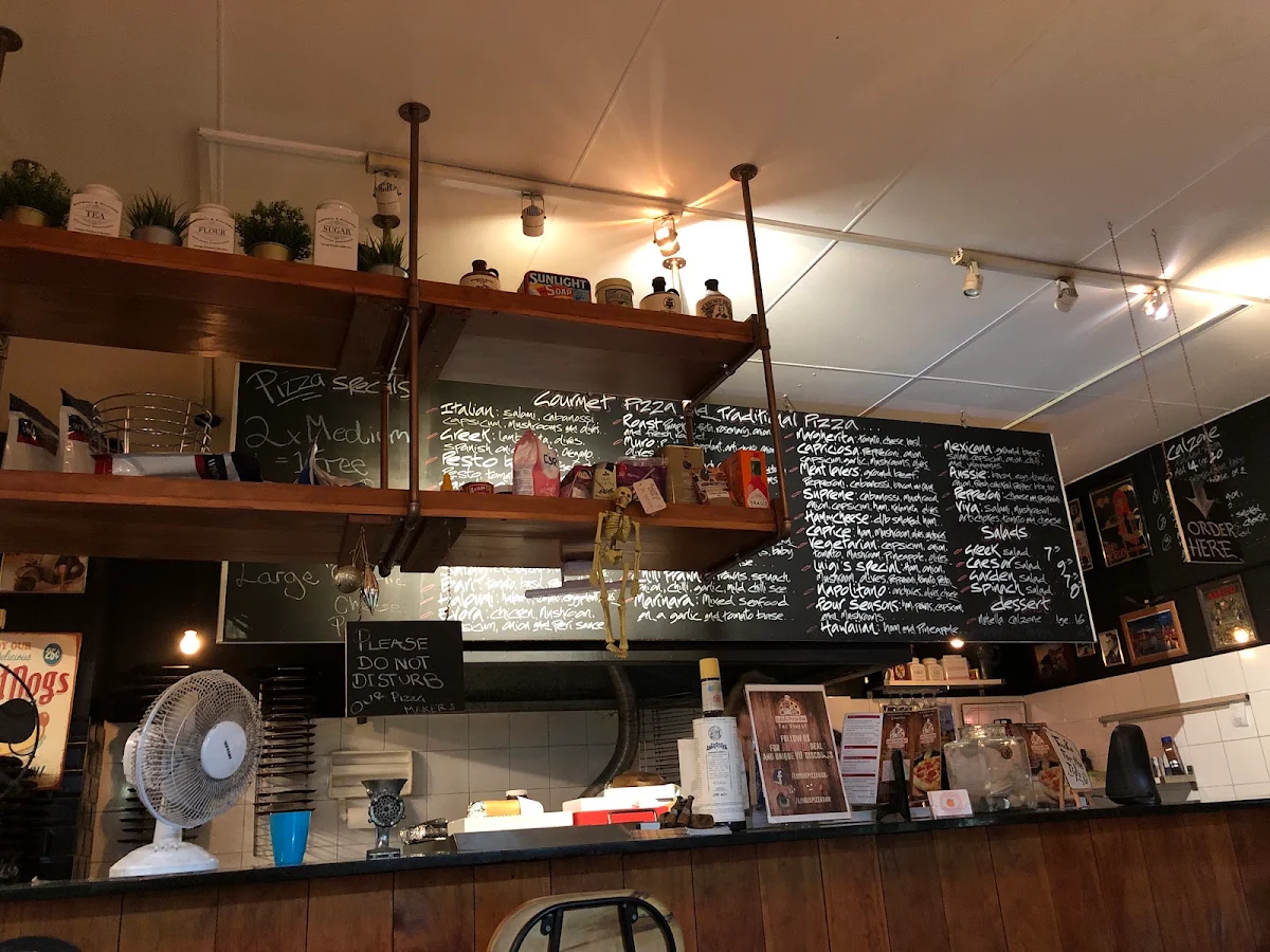 Vibe, Luigi's Pizza Bar