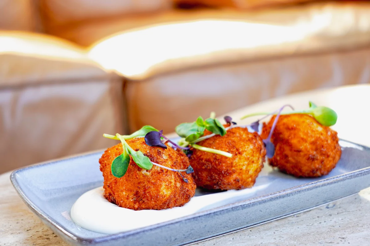 Food & drink, THE 383 WOOLI
