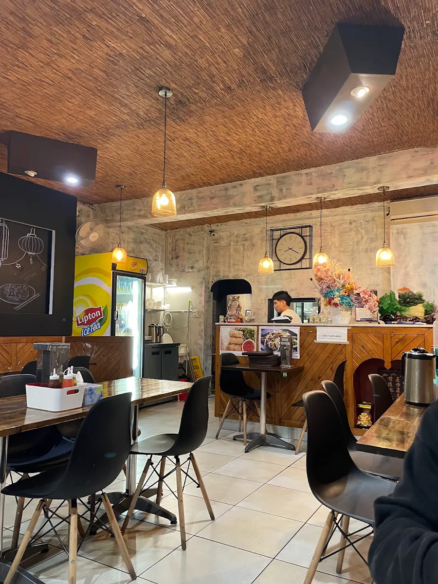 Vibe, Viet Rolls Marrickville