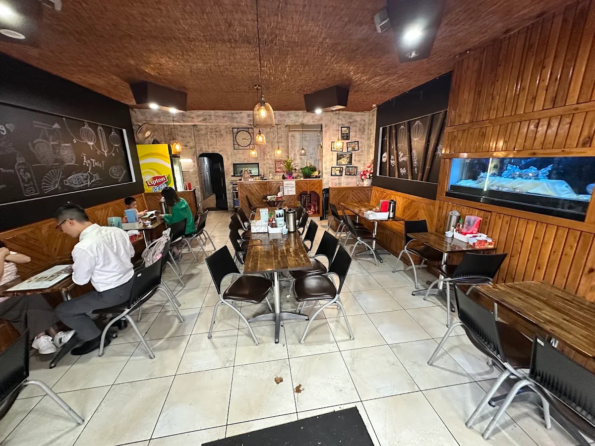 Vibe, Viet Rolls Marrickville