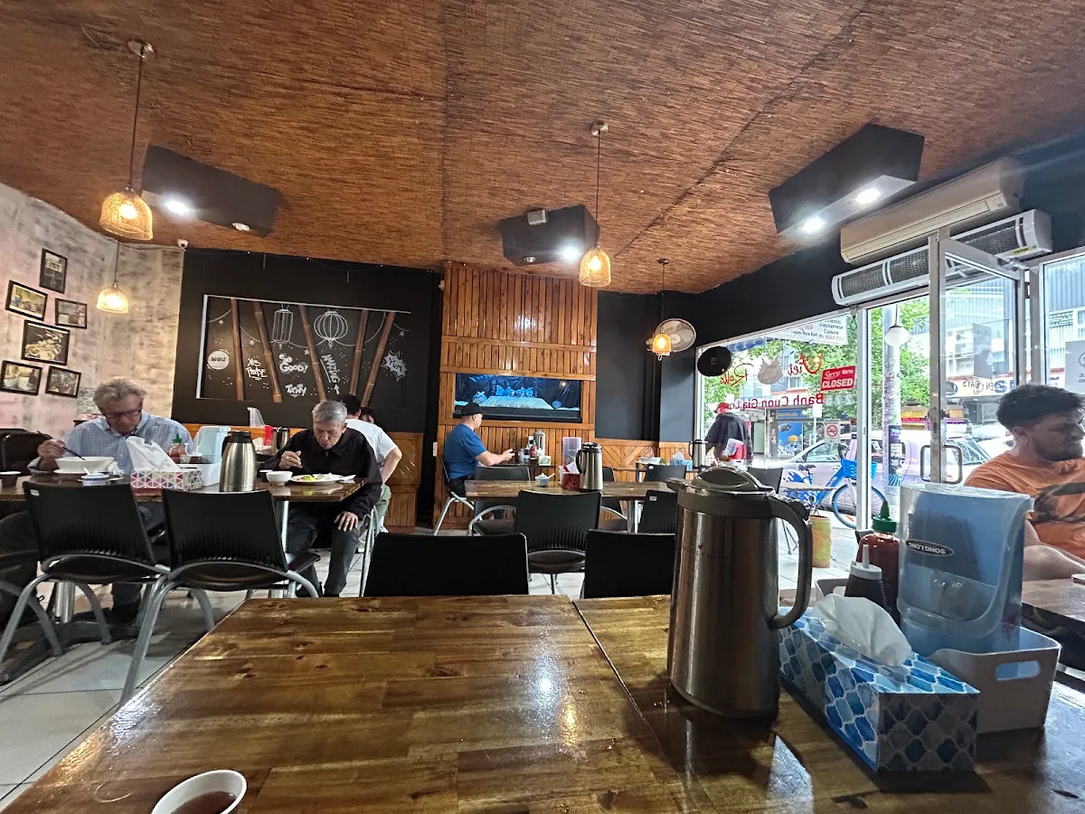 Vibe, Viet Rolls Marrickville