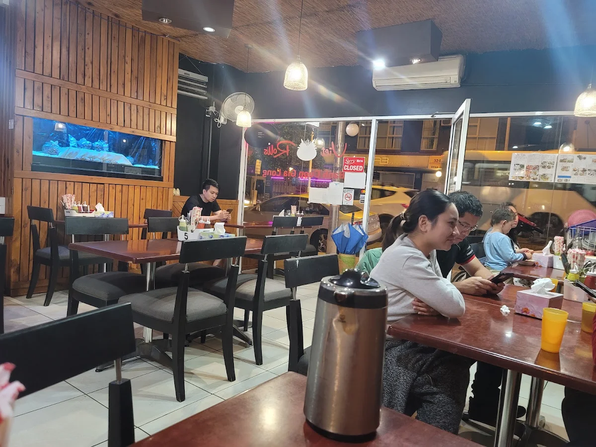 Vibe, Viet Rolls Marrickville