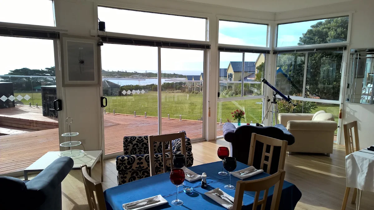 Vibe, Harmony Restaurant