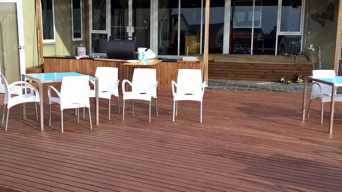 Vibe, Harmony Restaurant