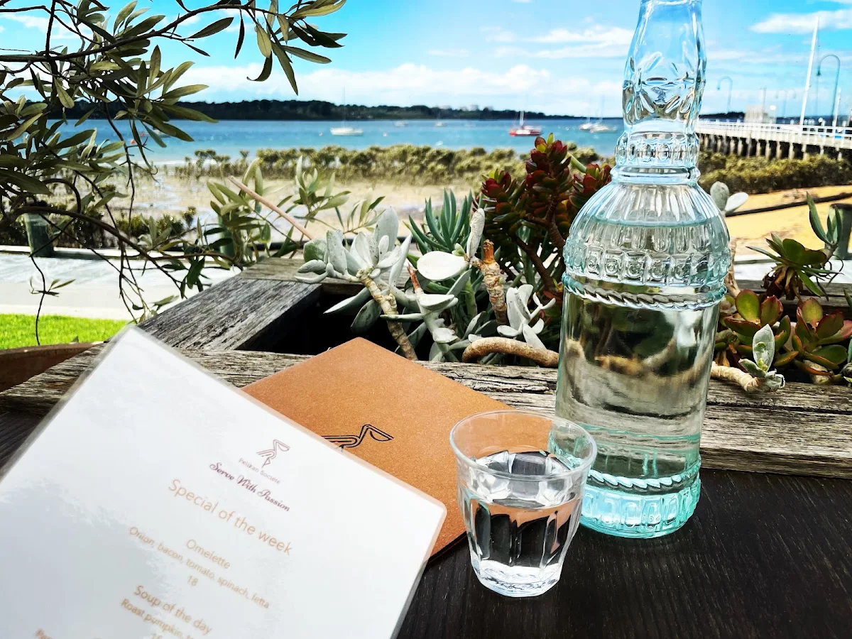 Menu, Pelikan Société