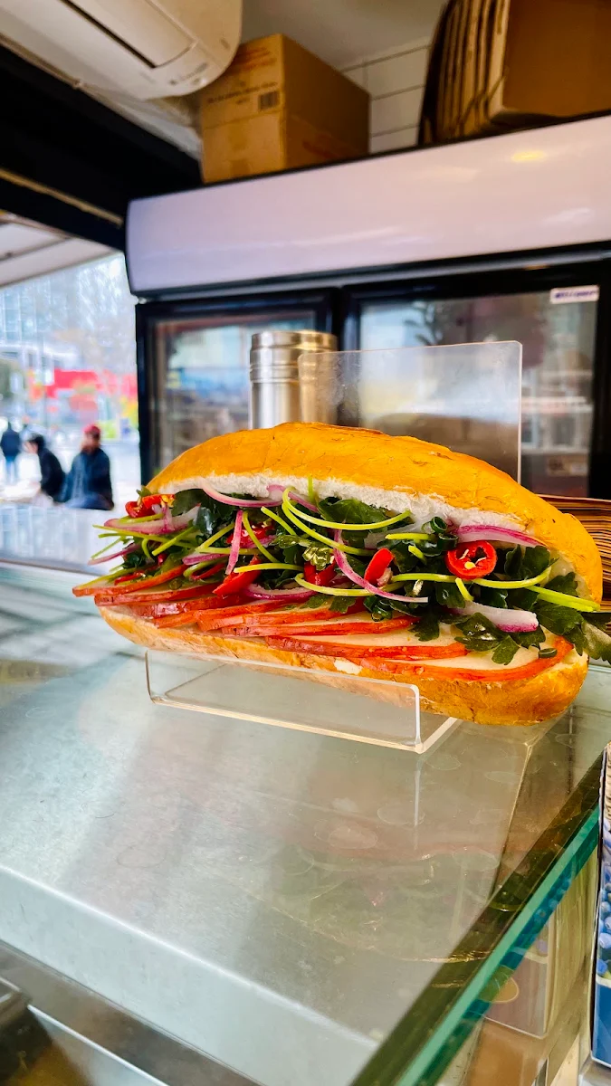 Food & drink, Banh mi Phuong 18