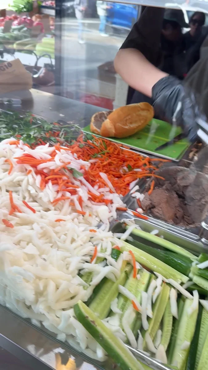 Vibe, Banh mi Phuong 18