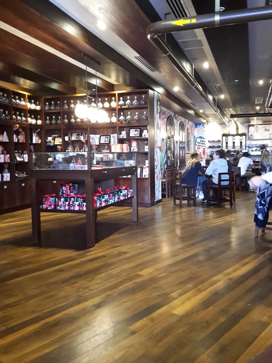 Vibe, Max Brenner - Tuggerah