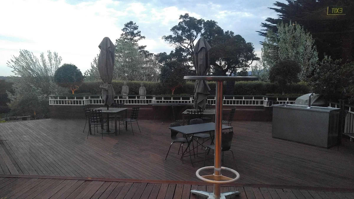 Vibe, Jason's Restaurant at Bradford Estate Winery