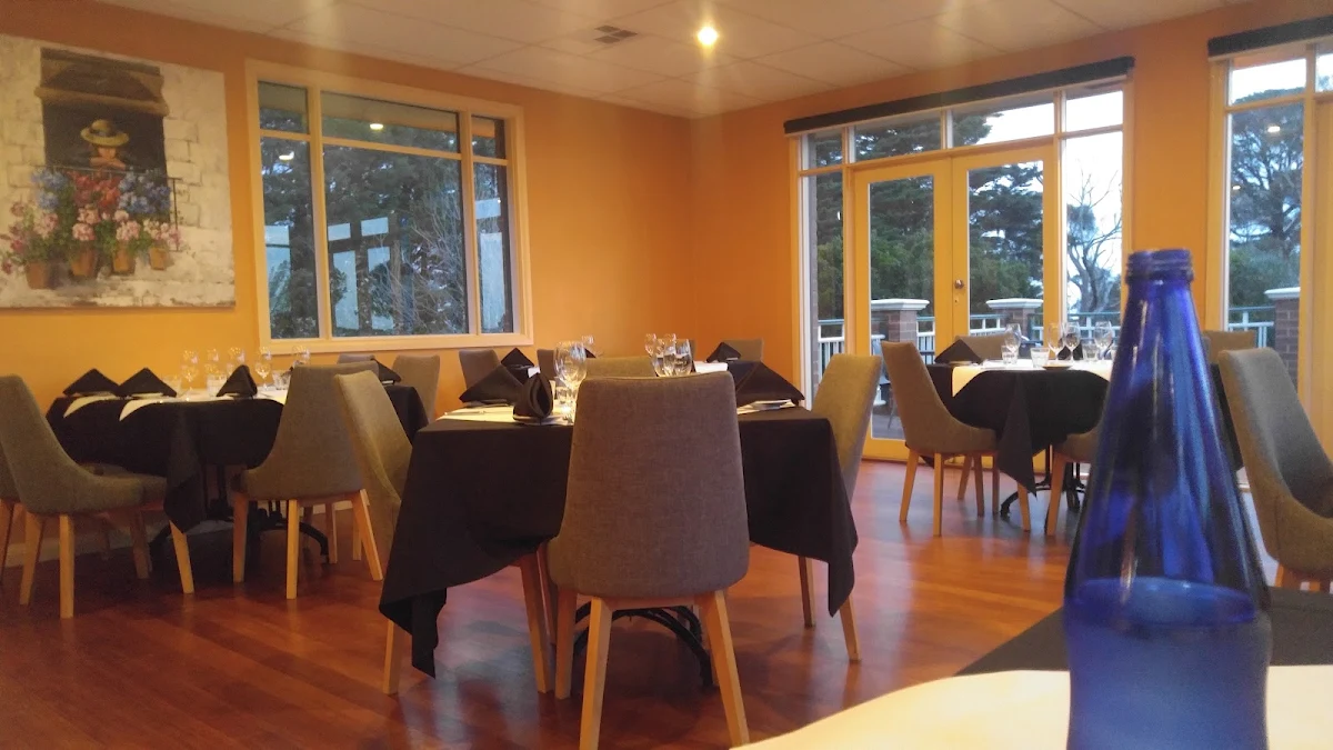 Vibe, Jason's Restaurant at Bradford Estate Winery