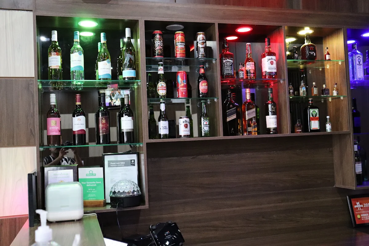 Vibe, Saleem Indian Restaurant