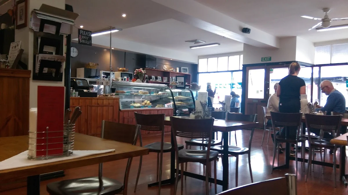 Vibe, Angie's Cafe & Bakeshop