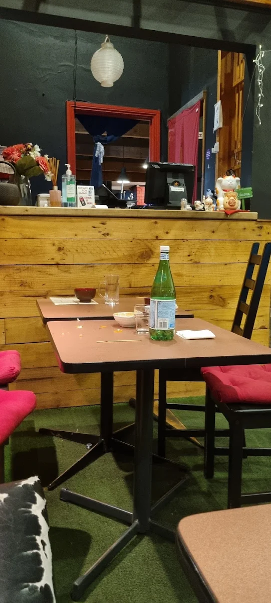 Vibe, En Japanese Bar and Restaurant