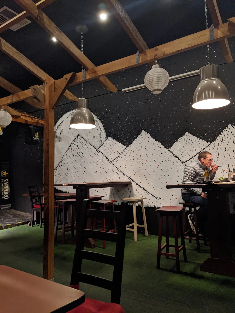 Vibe, En Japanese Bar and Restaurant