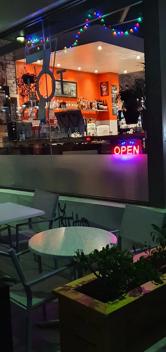 Vibe, Lot 7 Espresso Bar