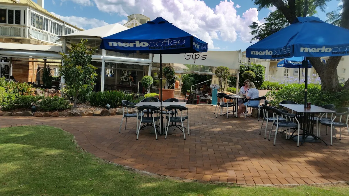 Vibe, Gip's Restaurant