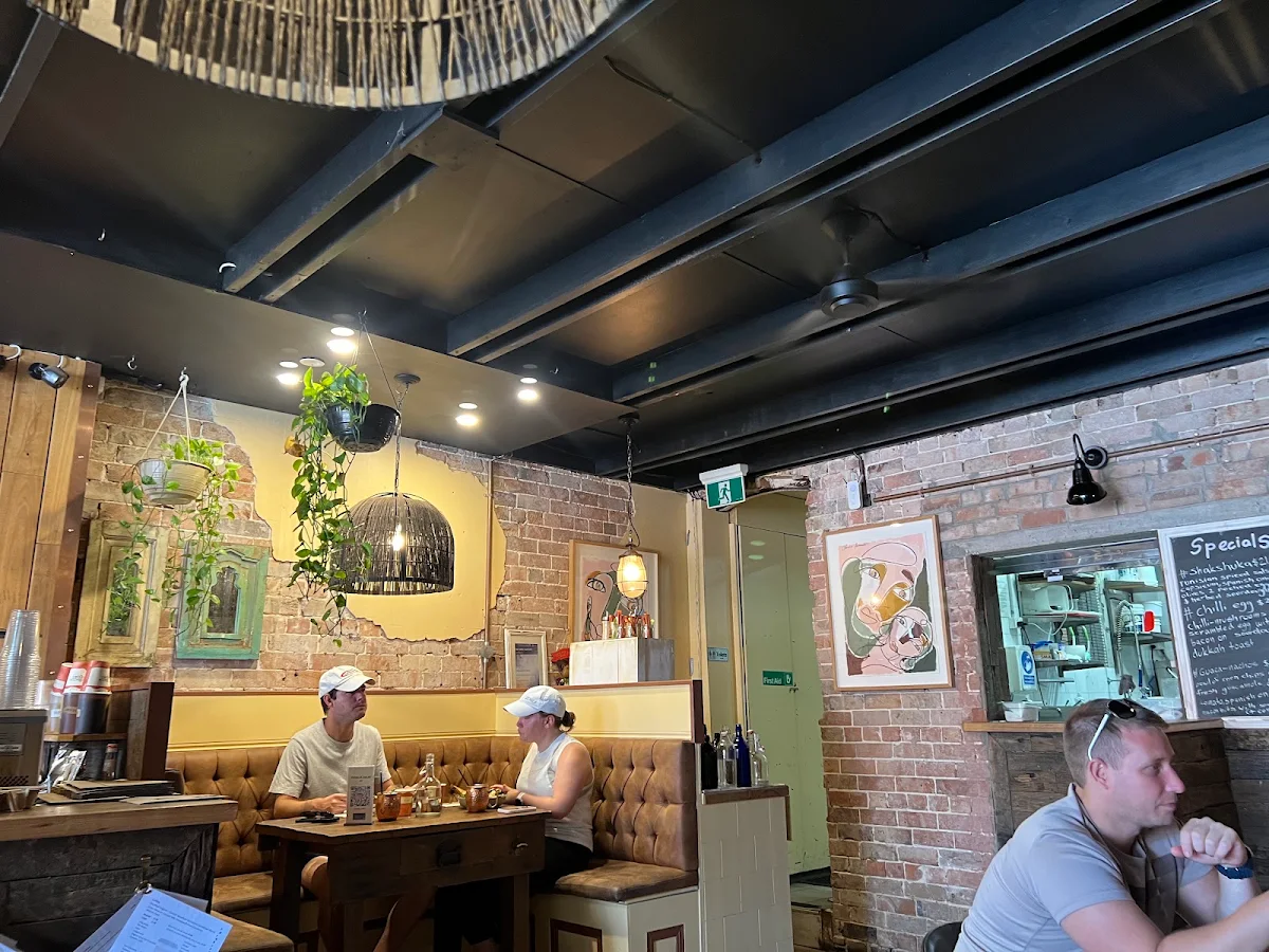 Vibe, Meidy's Cafe