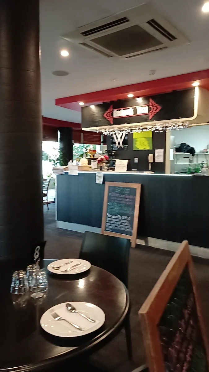 Vibe, Red Wok Thai