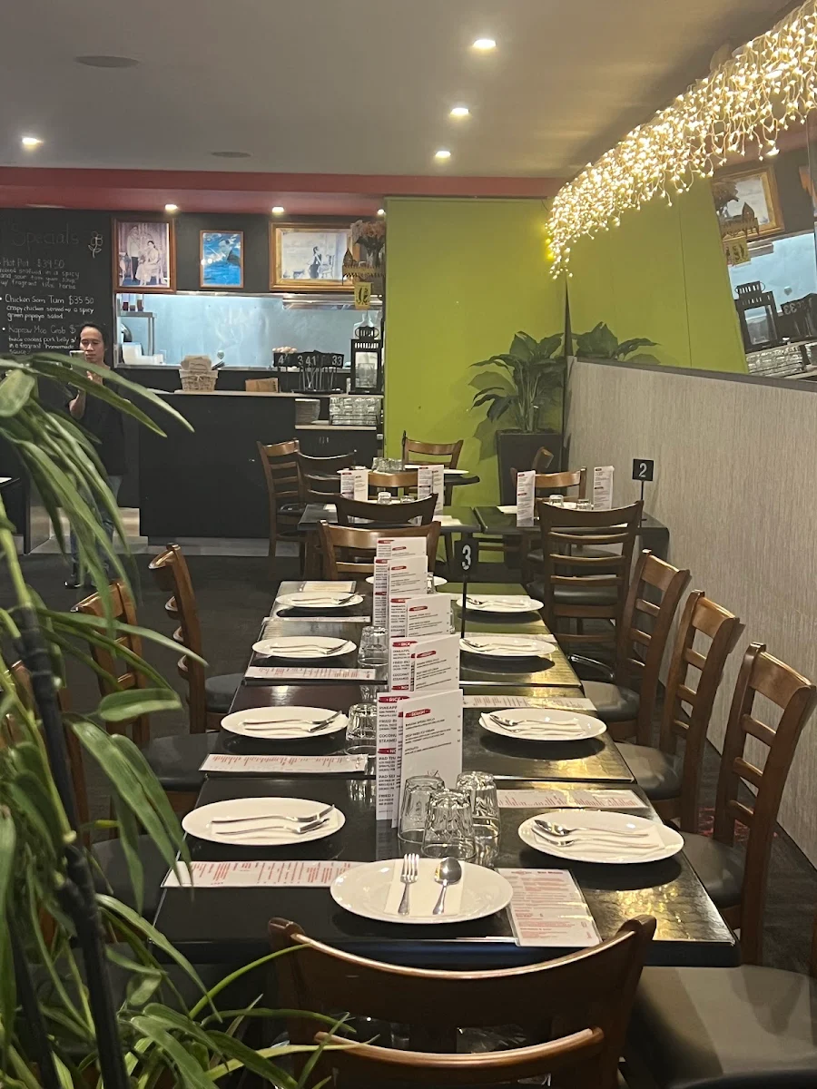 Vibe, Red Wok Thai