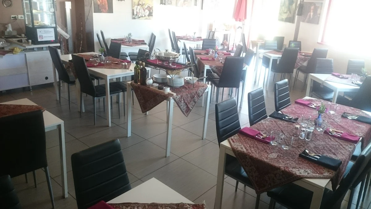 Vibe, Lezizz Restaurant