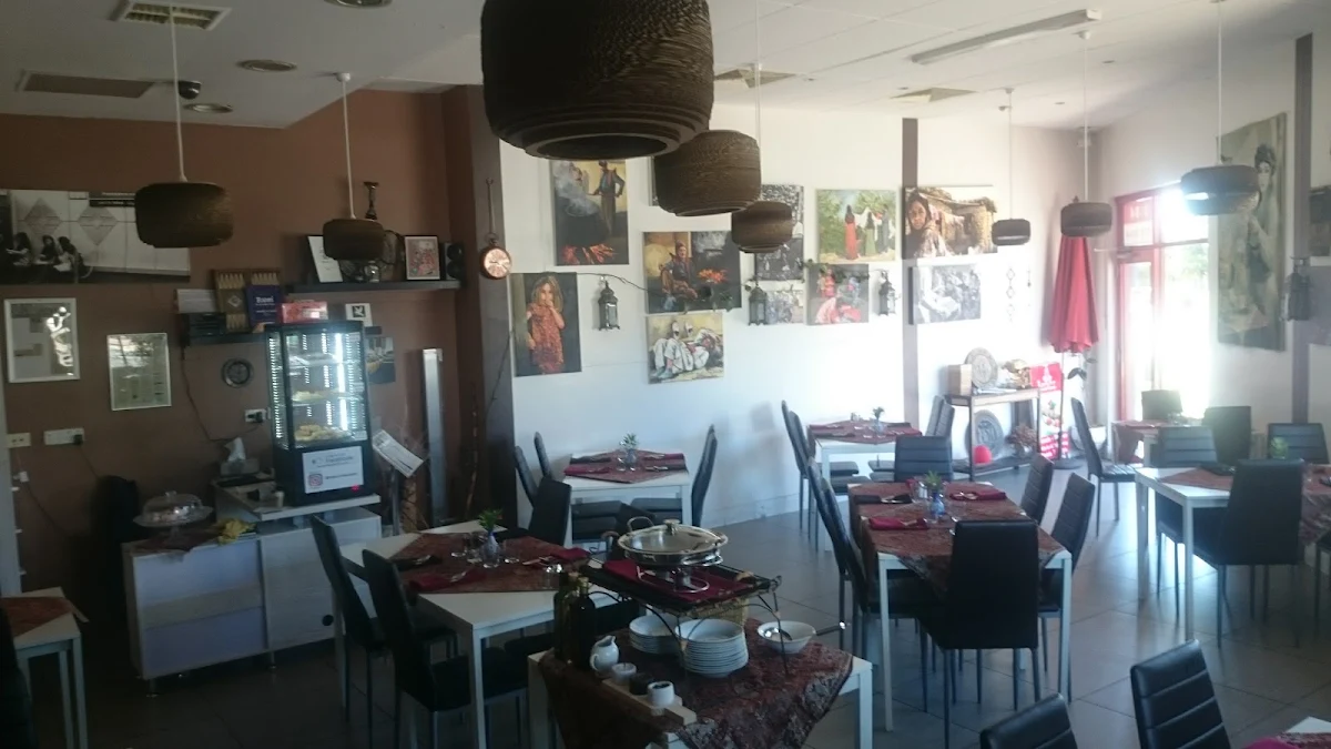 Vibe, Lezizz Restaurant