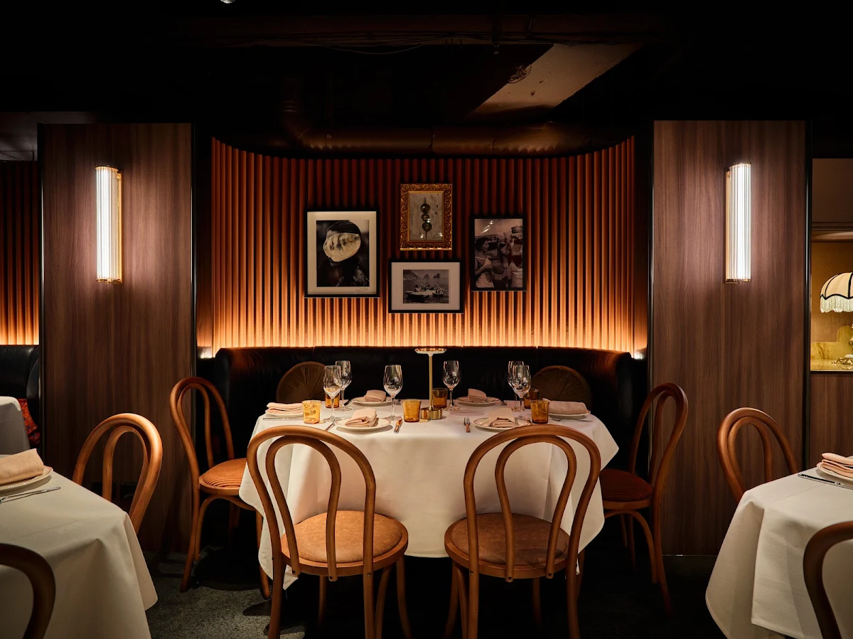 Vibe, Osteria Luna