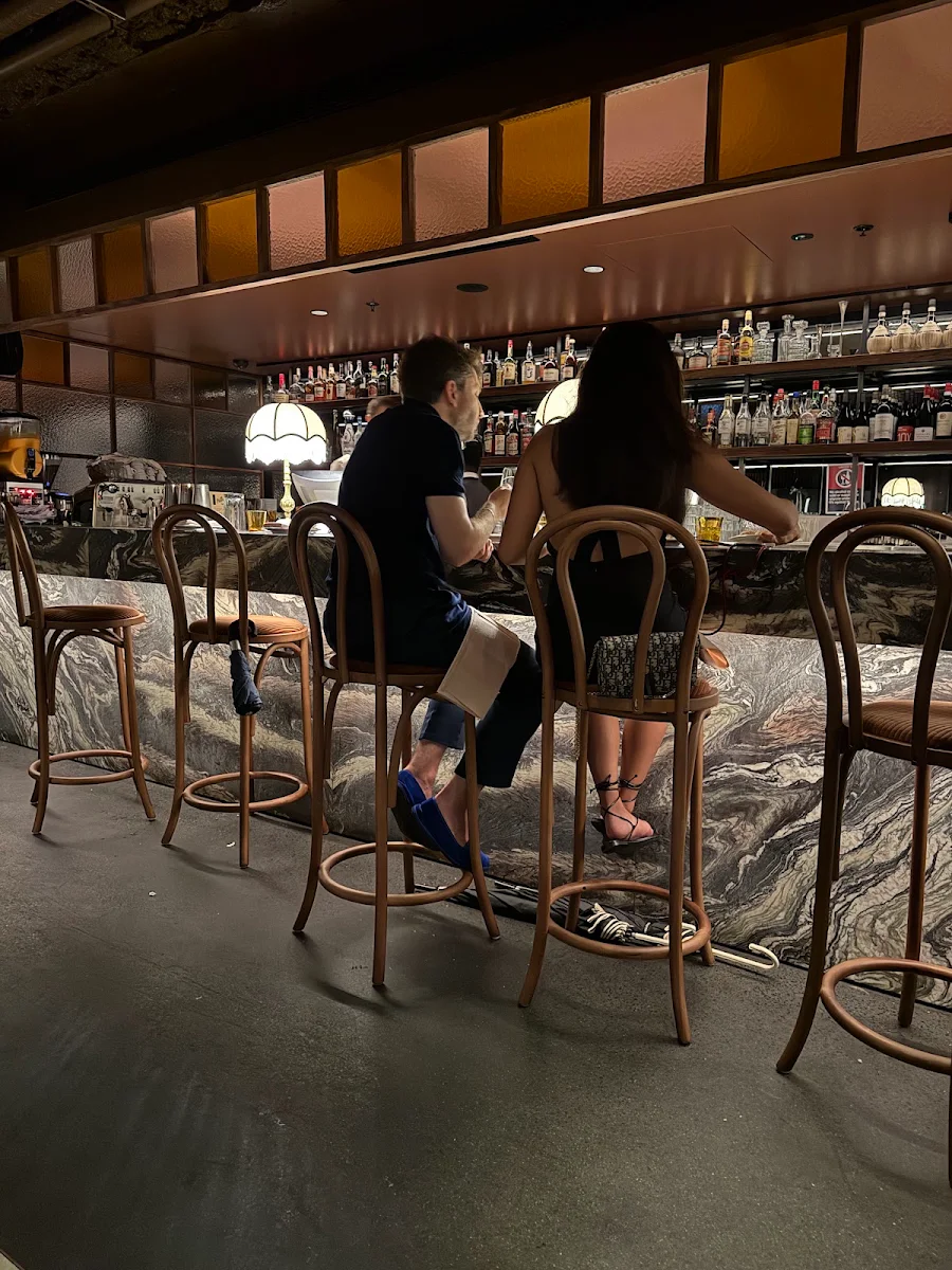 Vibe, Osteria Luna