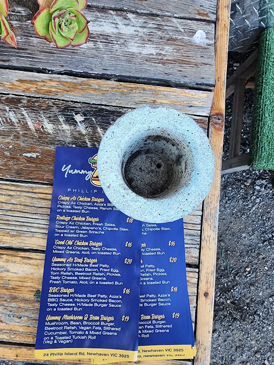 Menu, Yummy Az Eats